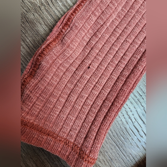 Lululemon Dare to Drape ribbed knit long sleeve shirt - Picture 4 of 5